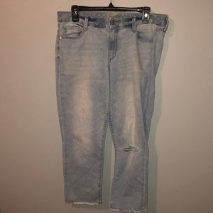 Light Wash Cropped Blue Jeans